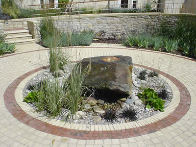 Boulder water feature 1